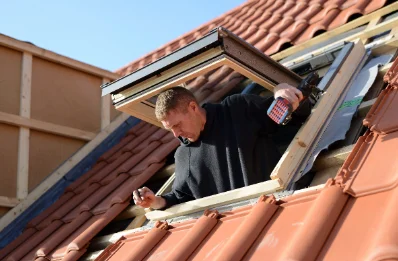 Pose de fenêtres de toit Velux à Corsaint